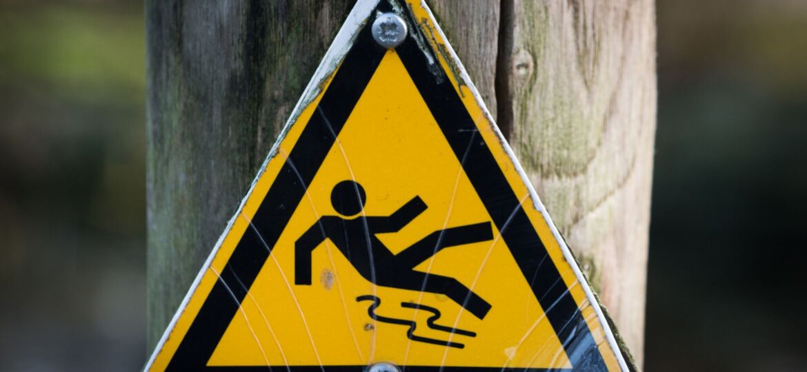 slip and fall warning sign